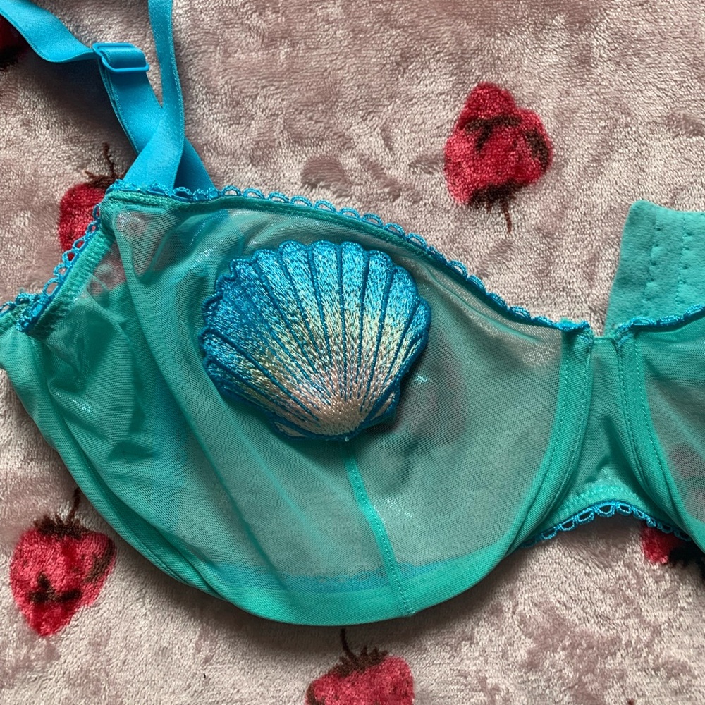 Adore Me Turquoise mermaid Seashell Bra